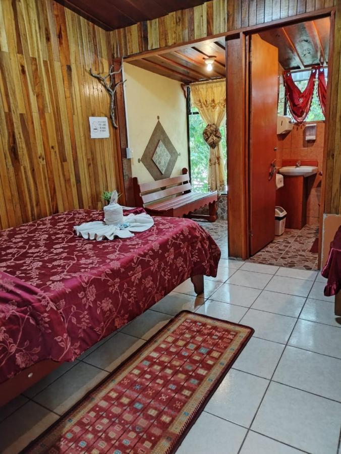 Pension Y Cabinas Colibri B&B Costa Rica Monteverde Esterno foto